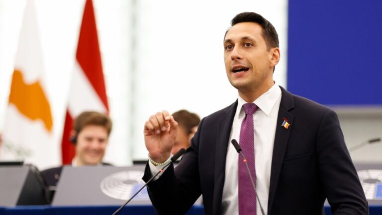 SCANDALUL IA AMPLOARE. MESAJ DUR pentru președintele USR: ”Cine își pune demisia pe masă?”