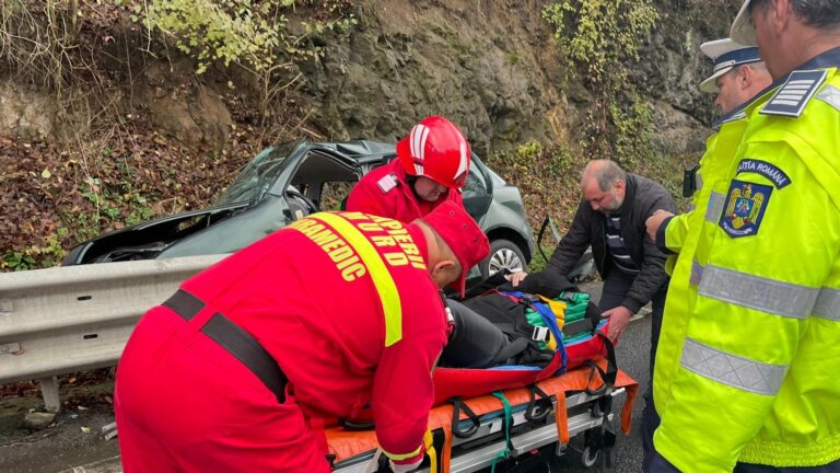 Șoferul care a avut, ieri, accidentul la intrarea în Brad, A MURIT LA SPITAL. Avea 65 de ani