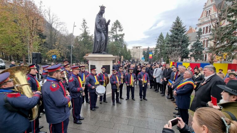 IMAGINI PENTRU ISTORIE. Deva, 1 Decembrie 2023: Inaugurarea statuii Reginei Maria a României