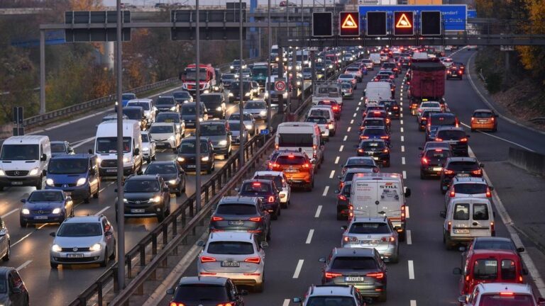 ATENȚIONARE de călătorie în GERMANIA: Grevă generală în sectoare cheie ale economiei, transporturile afectate