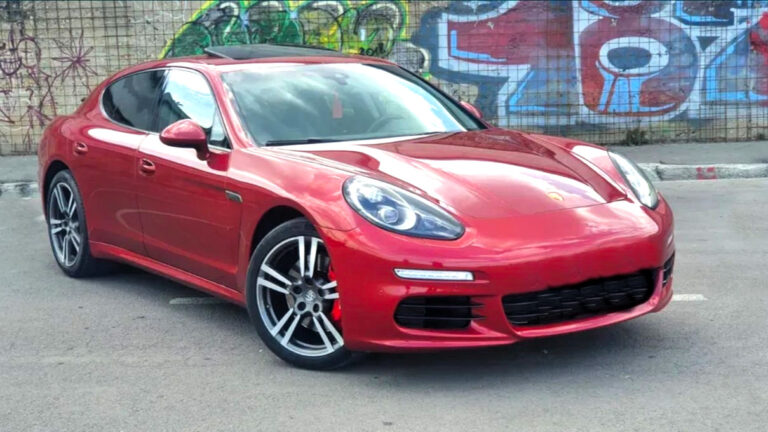 Un bărbat din Geoagiu putea să-și cumpere acest Porsche Panamera dar bandiții i-au furat banii din cont