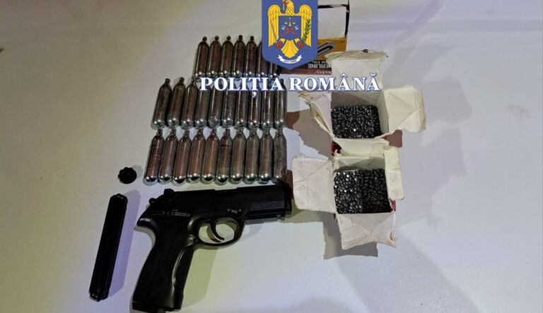 POVESTEA PISTOLULUI se întoarce! Poliția a făcut percheziții la Certej și Hărău și l-a găsit la Bârsău