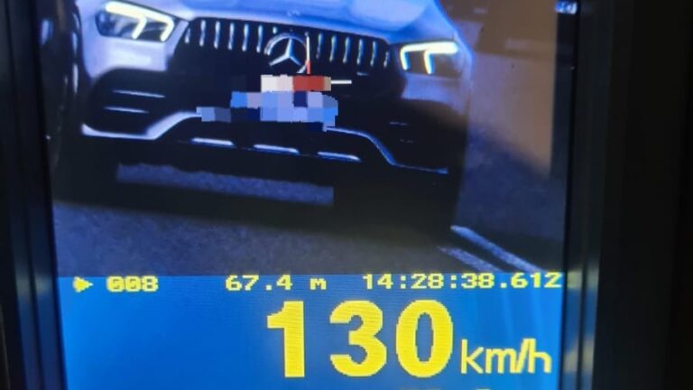 SUPERB: Femeia cu Merțanul și  VITEZĂ DE AUTOSTRADĂ, printre palatele cu turnulețe de la Ciopeia
