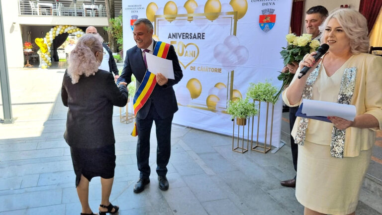 DEVA: Familiile care aniversează anul acesta ”Nunta de Aur” vor fi premiate în data de 15 mai