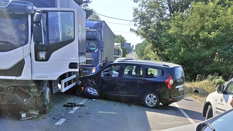 ACCIDENT pe DN 66 în comuna Pui. Traficul între Hațeg și Petroșani a fost blocat