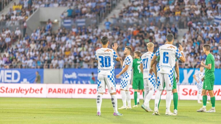 CORVINUL pierde meciul cu Paksi de la Sibiu dar SE CALIFICĂ în următorul tur preliminar al Europa League