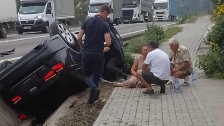 ULTIMA ORĂ: Natalia Intotero, ministra Familiei, rănită într-un accident pe Valea Oltului