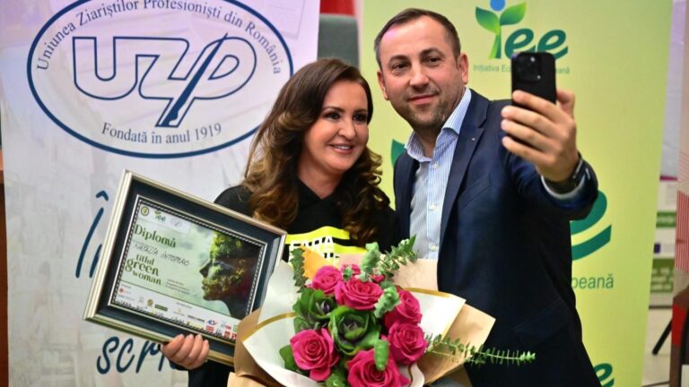 Cine e FATA VERDE cu părul pădure a anului 2024? Vine de la Brad