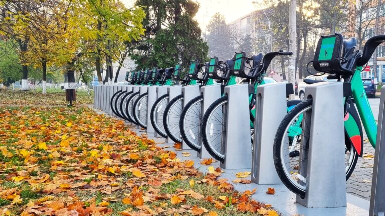 HUNEDOARA: Bicicletele Velo Corvin, retrase din circulație pe timpul iernii