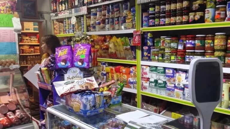 Ce-i trebuie bărbatului la 33 de ani? ȚIGĂRI, SALAM și AREST 30 de zile