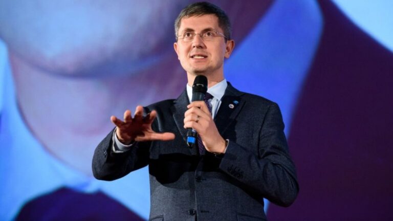 Dan Barna, către Marcel Ciolacu: ”Aţi scos PNL din istorie şi l-aţi pus în buzunarul de la piept al PSD”