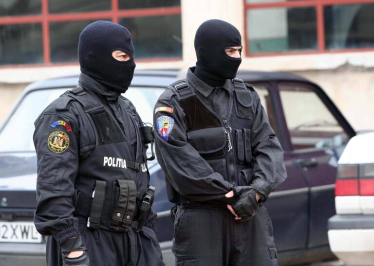 Percheziții în județul Hunedoara, într-un dosar de contrabandă cu arme și muniții