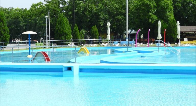 CONTROALE ale inspectorilor sanitari la ștranduri, piscine și unități de turism din județul Hunedoara