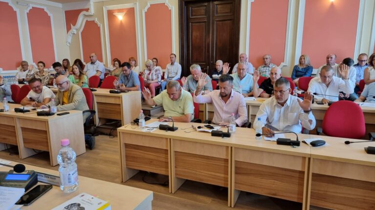 Transport public modern pentru locuitorii din zonele învecinate Devei, care fac naveta în municipiu