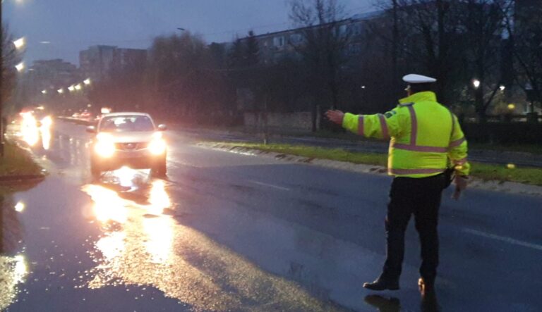 BEȚI, DROGAȚI, FĂRĂ PERMIS – au condus pe drumurile publice din județ. Pe cine a prins Poliția în weekend