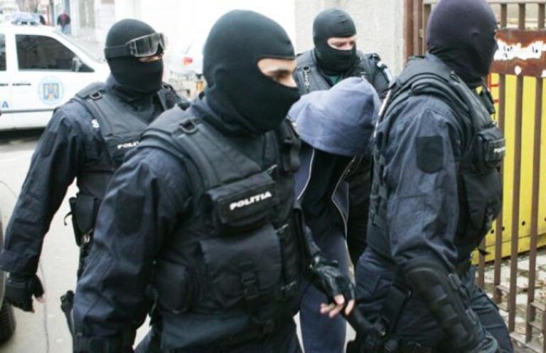 Grupul Telegram ”Iarbă dulce”, spart de PROCURORII ANTI-MAFIA: 11.000 de tineri cumpărau droguri de acolo
