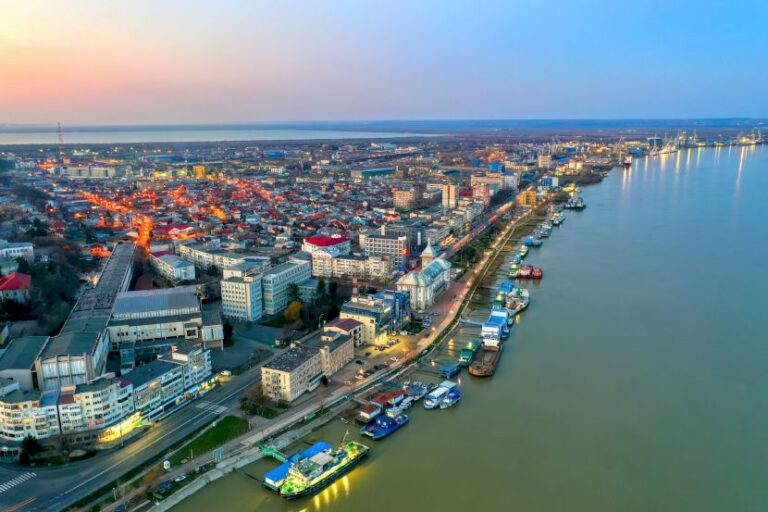 TOP: Care este orașul cu CEL MAI CURAT AER și unde locuitorii respiră CEL MAI POLUAT AER din România