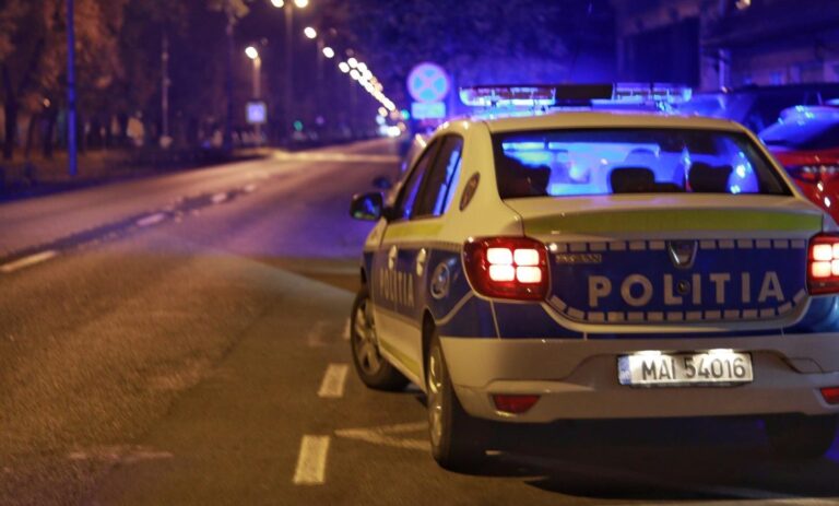 Un bărbat a mușcat un polițist: ”Arcadele dentare ale inculpatului au comprimat țesuturile persoanei vătămate” – document oficial