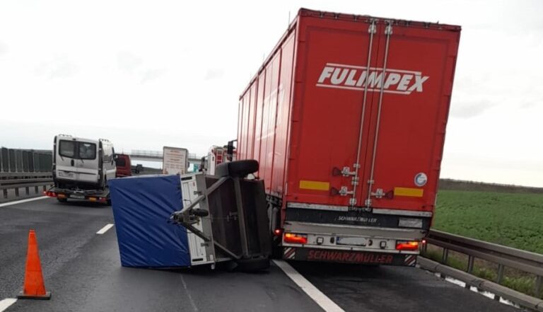 Accident pe autostrada A1 Deva-Nădlac, sensul spre Lugoj. Trafic restricționat pe o singură bandă