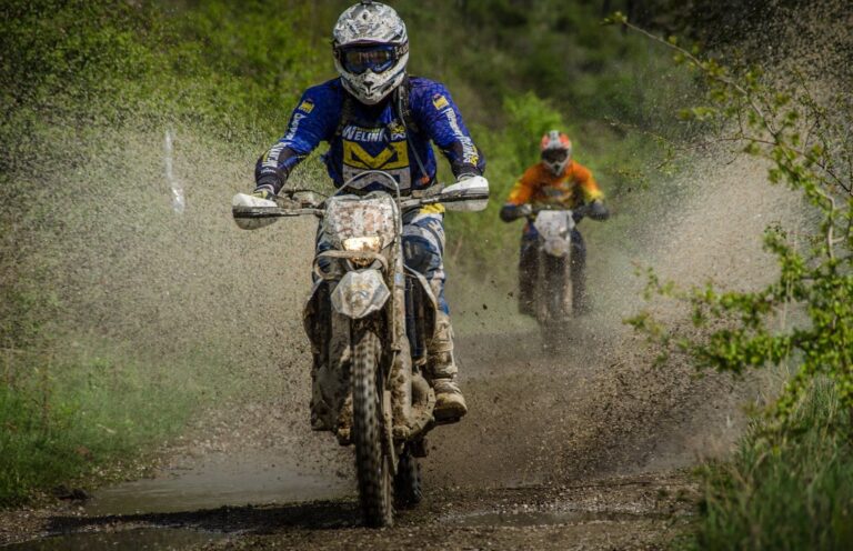 Începe AVENTURA în Ținutul Pădurenilor. Start la EnduroPANORAMA 2023
