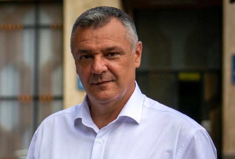 REVOLTĂ LA DEVA. Primarul Oancea, scrisoare deschisă pentru ministrul Sportului: ”O decizie politică determinată de interese mărunte”