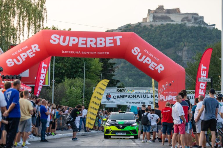 Mașini puternice și adrenalină: SUPER RALLY LA DEVA în acest weekend. Vezi programul și traseul cursei  