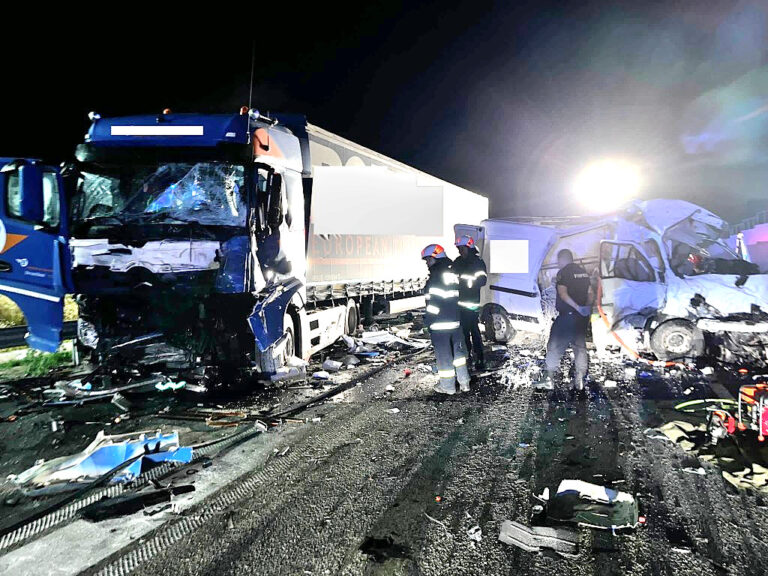 ACCIDENT GROAZNIC pe autostrada A1. Doi tineri din județul Hunedoara au murit. Șoferul nu avea permis