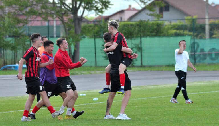FC Corvinul Hunedoara câştigă în deplasare, CSM Deva pierde acasă. REZULTATELE din prima manşă a finalei pentru promovare în Liga a doua de fotbal