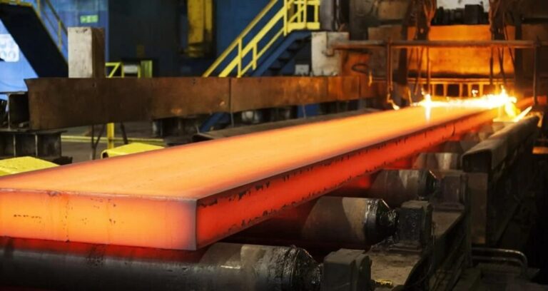 Cine sunt investitorii interesați să preia combinatul ArcelorMittal Hunedoara